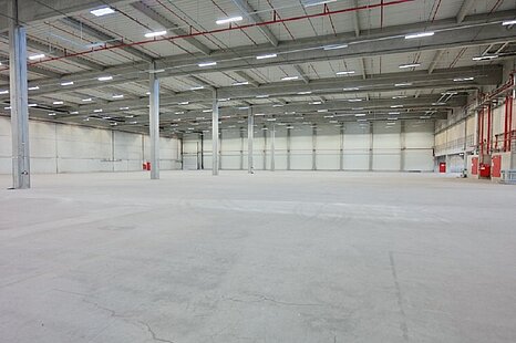 Moosbach, ca. 3.700 m² moderne Neubau-Lager- und Industriehalle zu vermieten