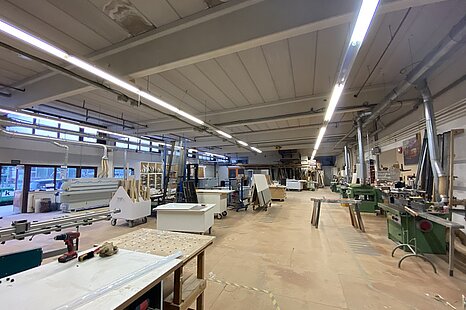HH-Groß-Borstel, ca. 400 m² große, ebenerdige Lager-/Produktionshalle mit Büro in Flughafennähe