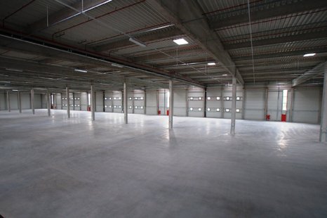 Hallbergmoos, ca. 2.370 m² hochwertige Lager-/Logistikflächen mit Büro zu vermieten